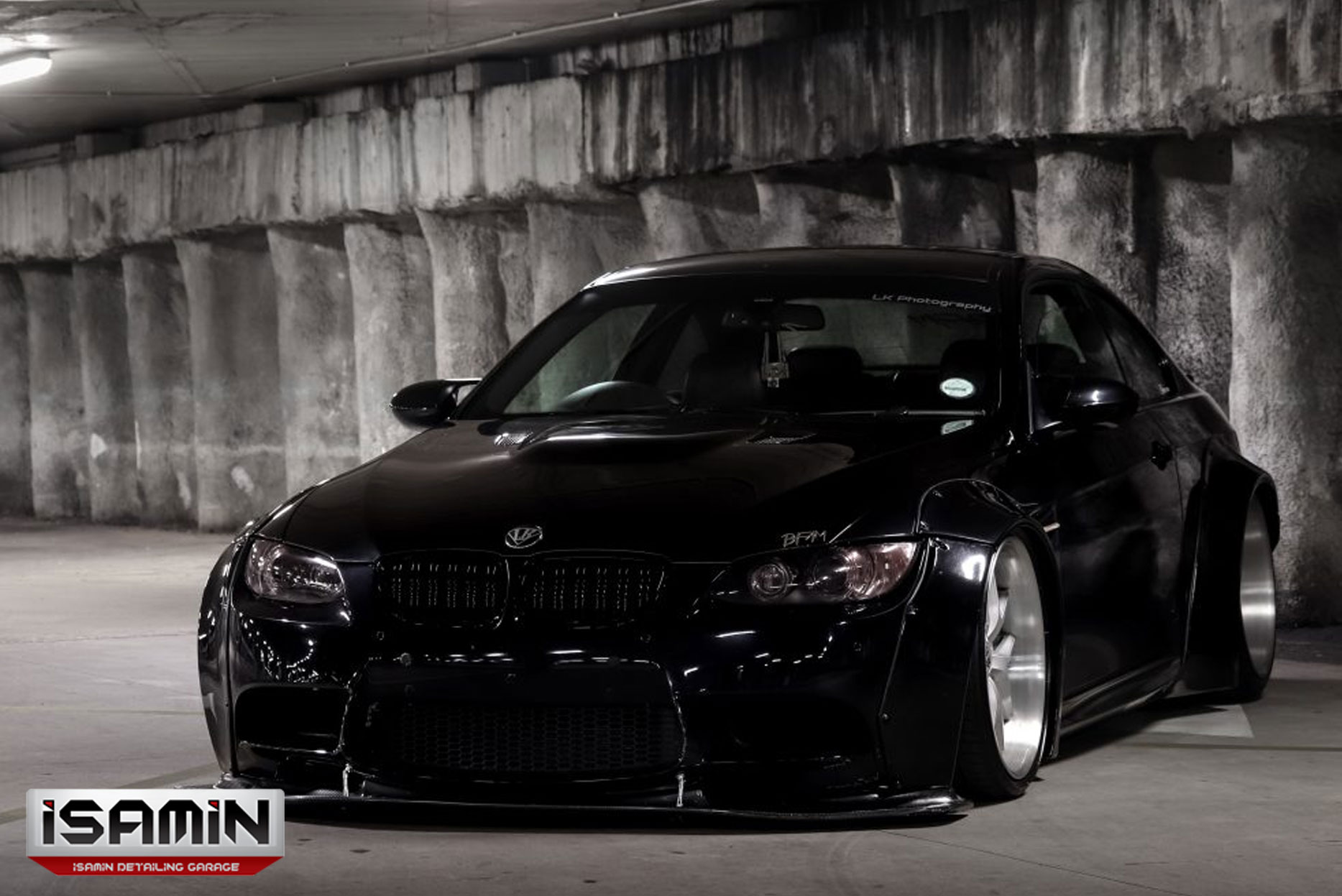 نگهداری ماشین مشکی